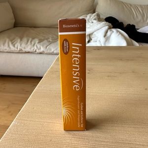 Biosmetics.de intensive eyebrow and lash tint